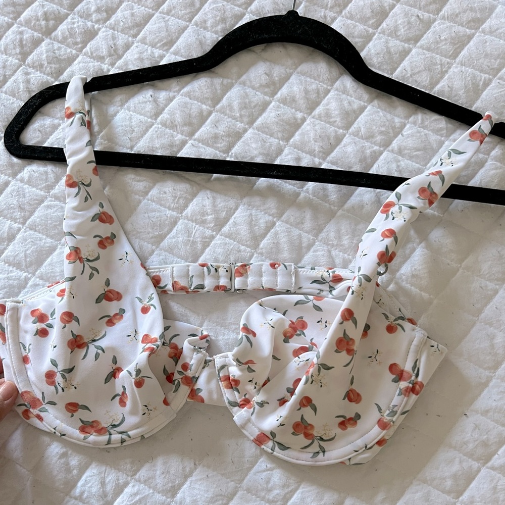 Abercrombie & Fitch Peaches Bathing Suit Top